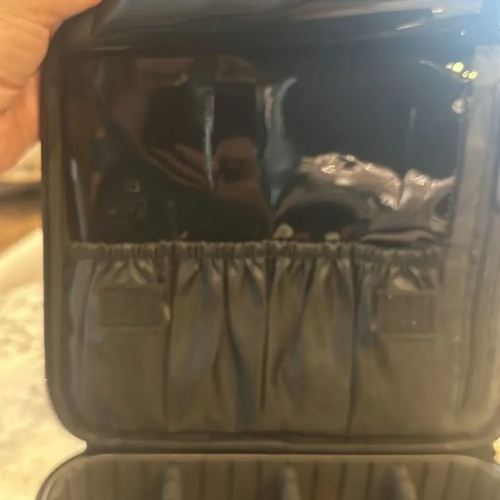 🖤 Black Structured Makeup Travel Case - Versatile and Customizable